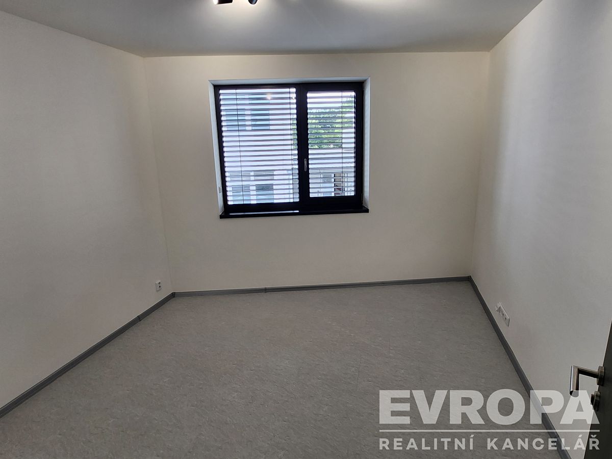 Pronájem bytu 2+1 55 m² – fotografie 2