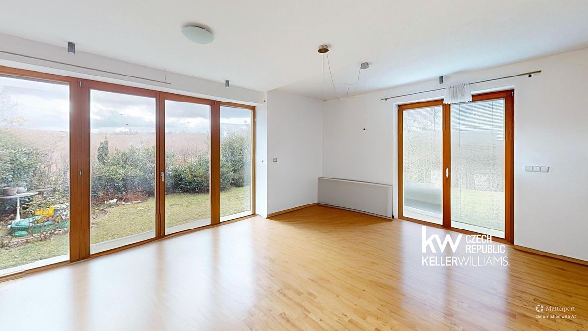 Pronájem rodinného domu 180 m², pozemek 320 m² – fotografie 2