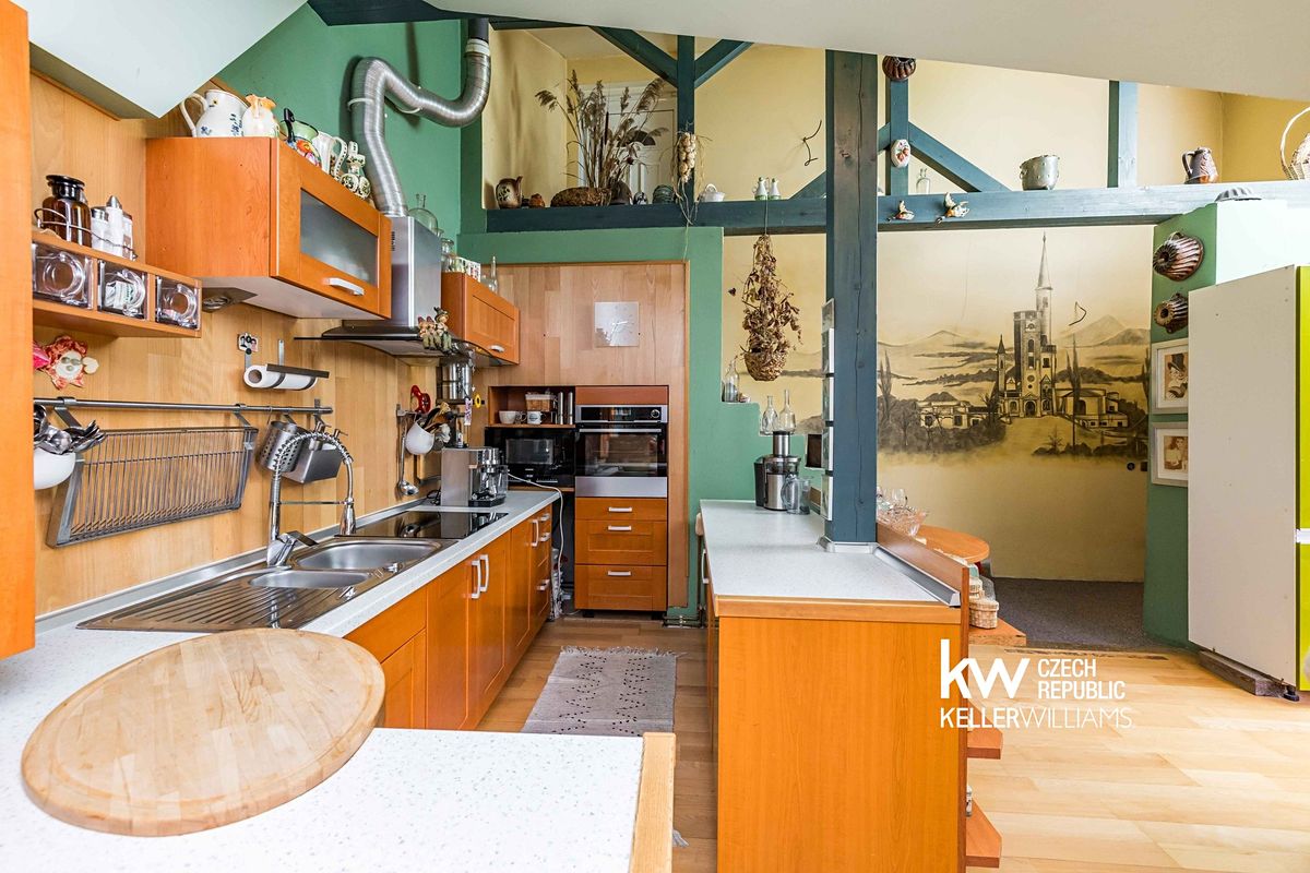 Prodej rodinného domu 450 m², pozemek 1416 m² – fotografie 3