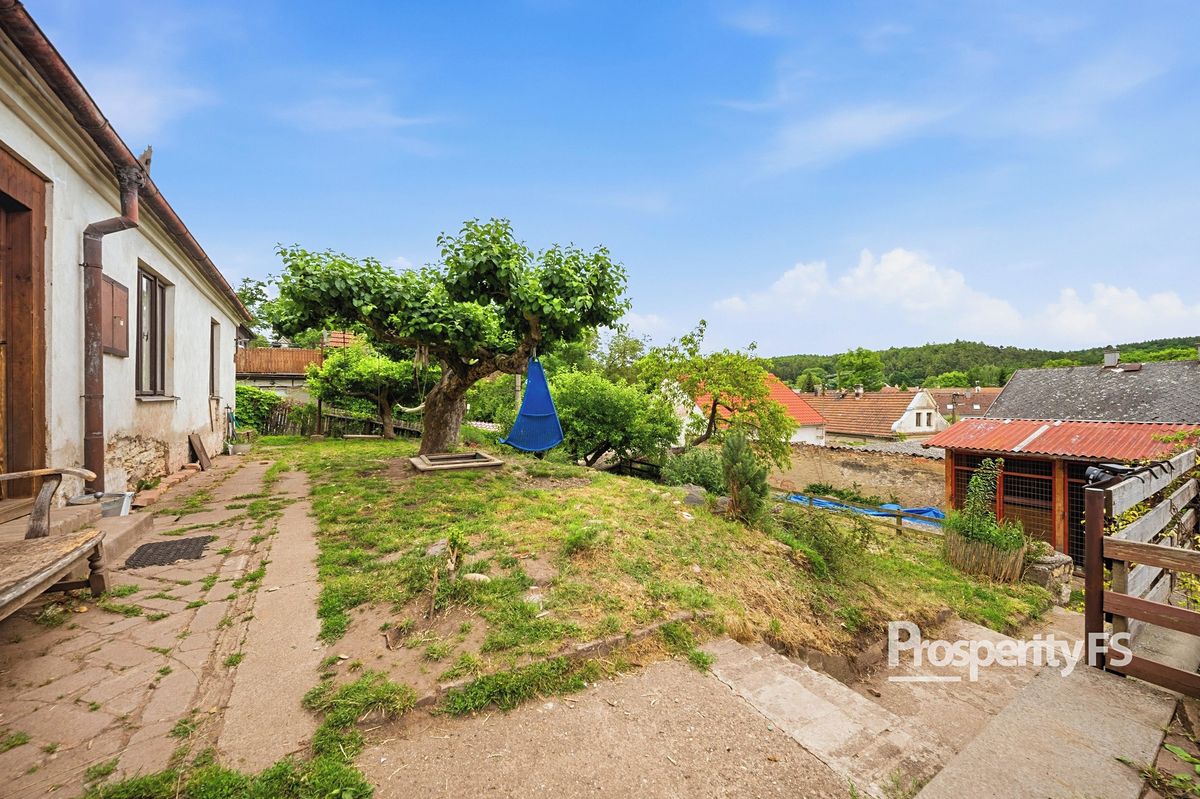 Prodej rodinného domu 111 m², pozemek 972 m² – fotografie 5