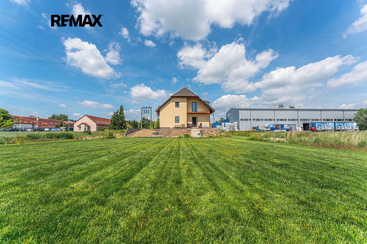 Prodej rodinného domu 107 m², pozemek 1233 m² – fotografie 2
