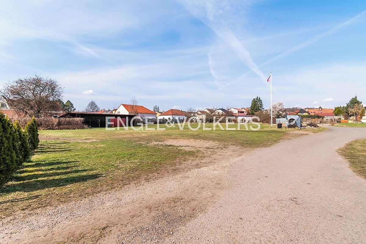 Pronájem komerčního pozemku 2593 m² – fotografie 3
