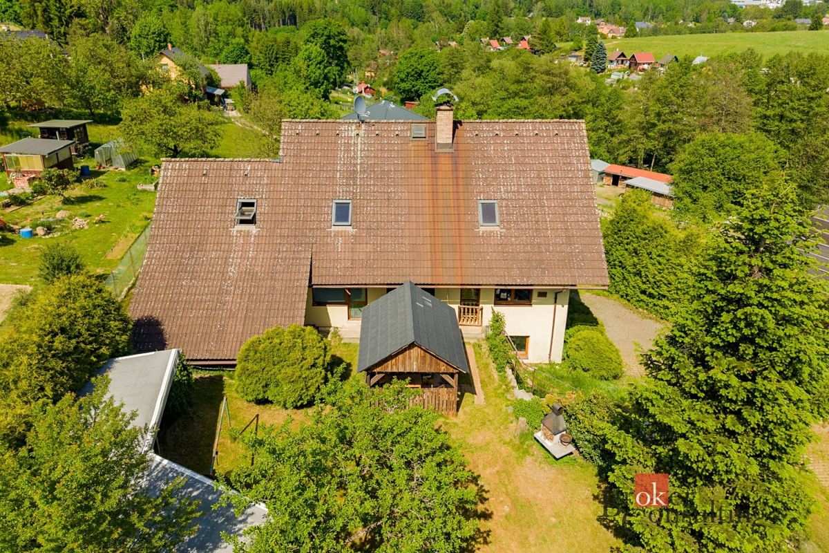 Prodej rodinného domu 320 m², pozemek 1559 m²