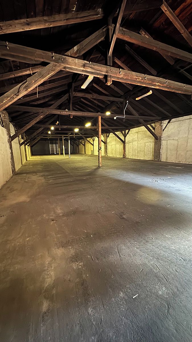 Pronájem skladového prostoru 550 m²