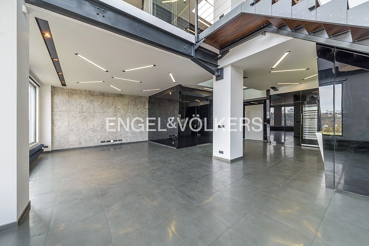Pronájem bytu 4+kk 421 m² – fotografie 2