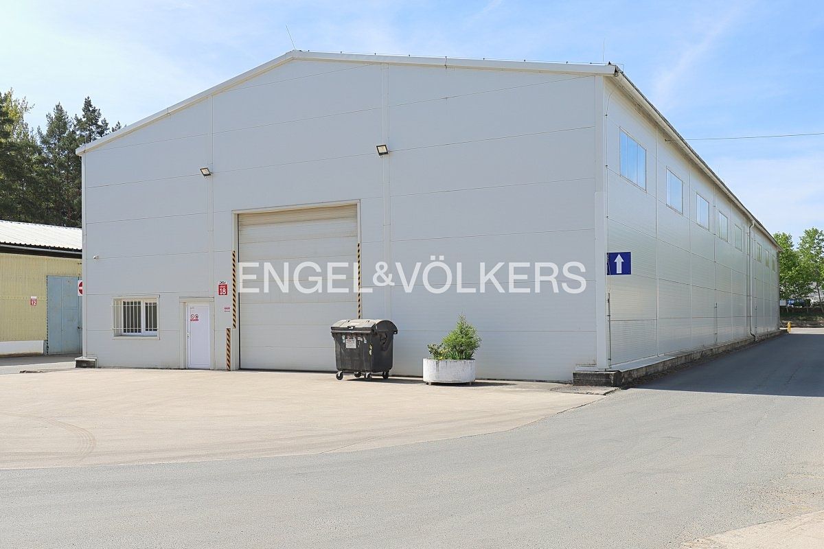 Pronájem skladového prostoru 767 m²