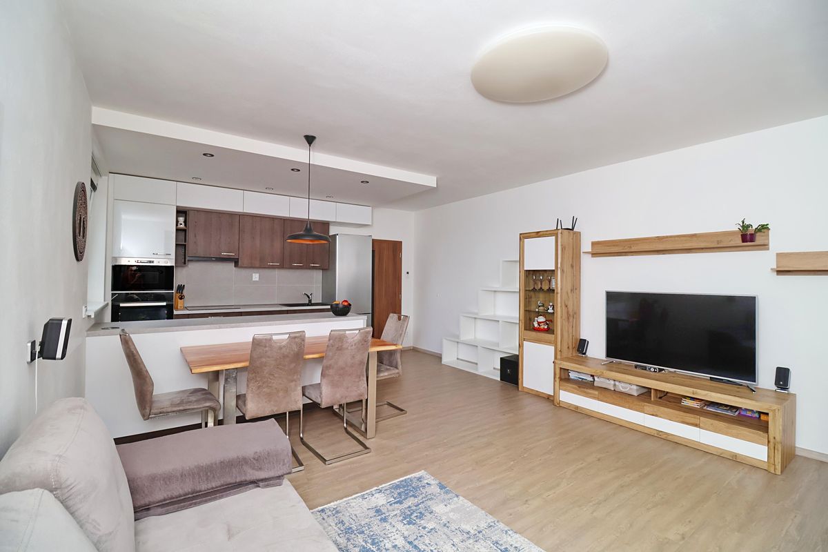 Pronájem bytu 3+kk 80 m² – fotografie 2