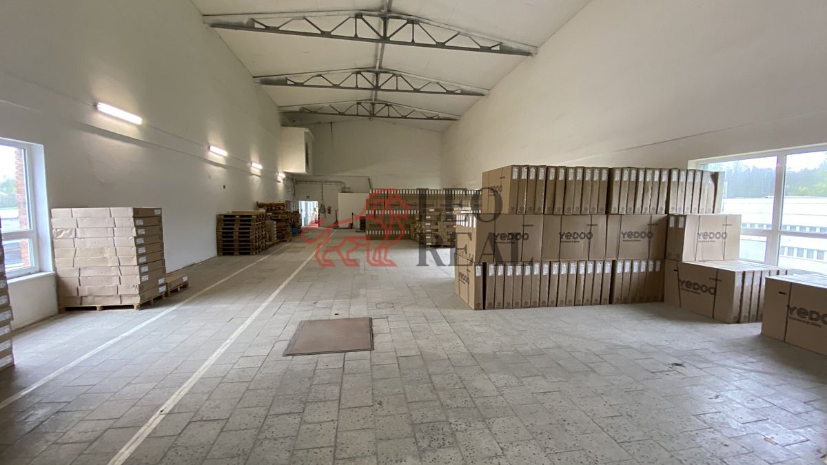 Pronájem skladového prostoru 357 m²