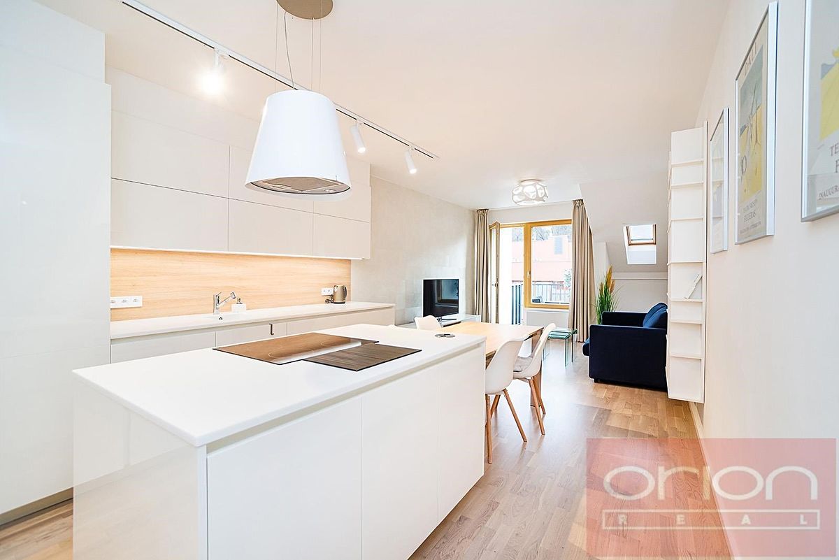 Pronájem bytu 4+kk 97 m² – fotografie 3