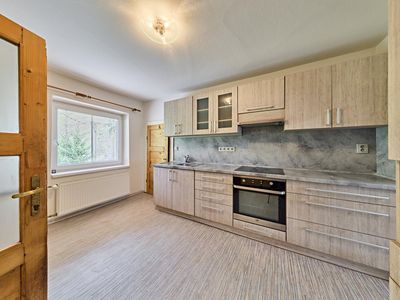 Prodej rodinného domu 151 m², pozemek 1813 m²