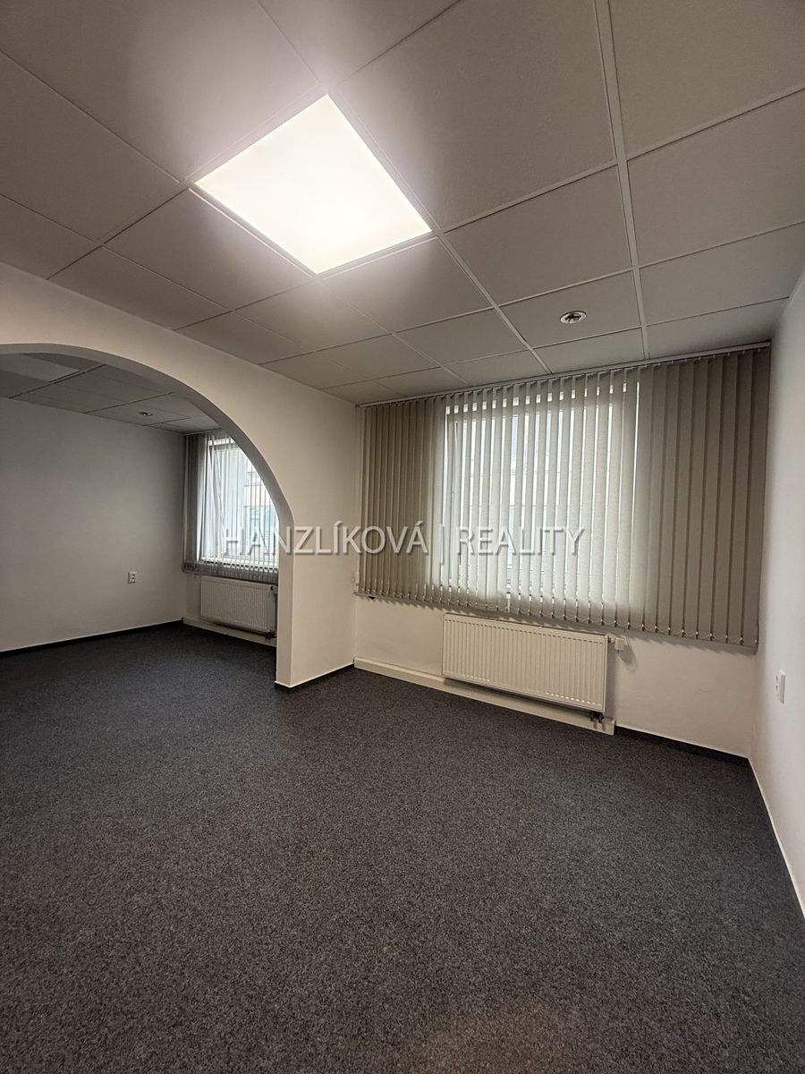 Pronájem kanceláře 24 m² – fotografie 2