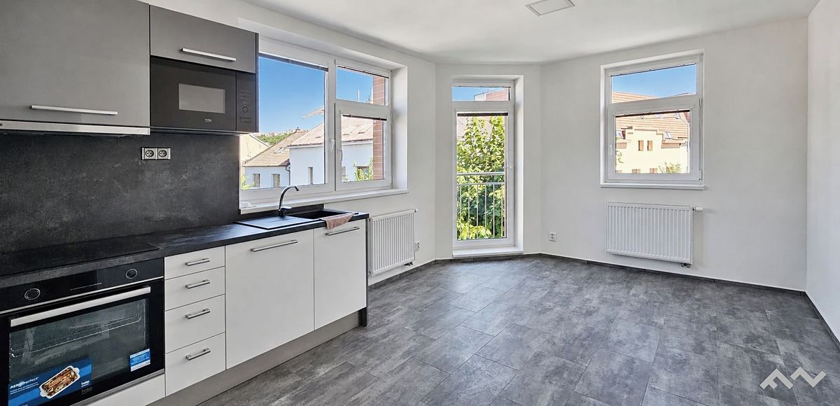 Pronájem bytu 3+kk 61 m² – fotografie 2