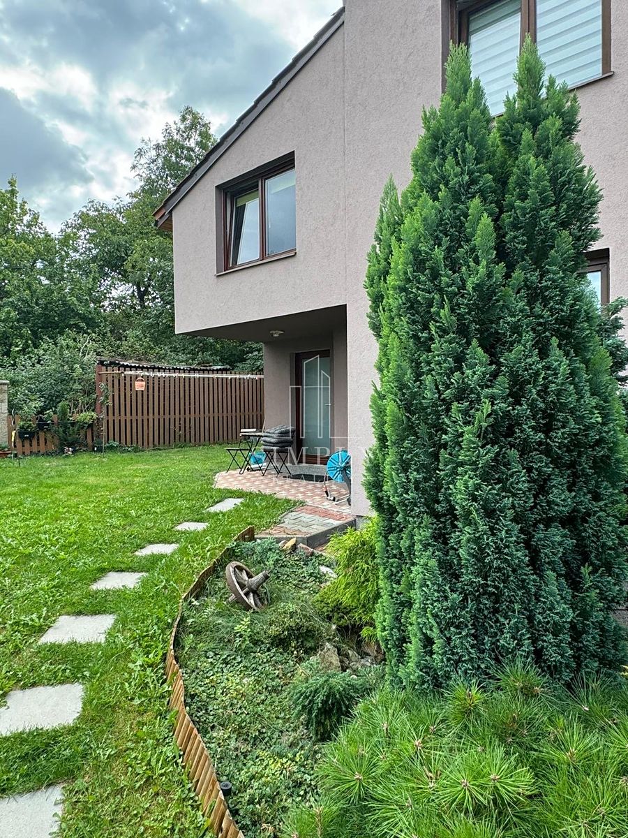 Prodej rodinného domu 460 m², pozemek 421 m² – fotografie 4