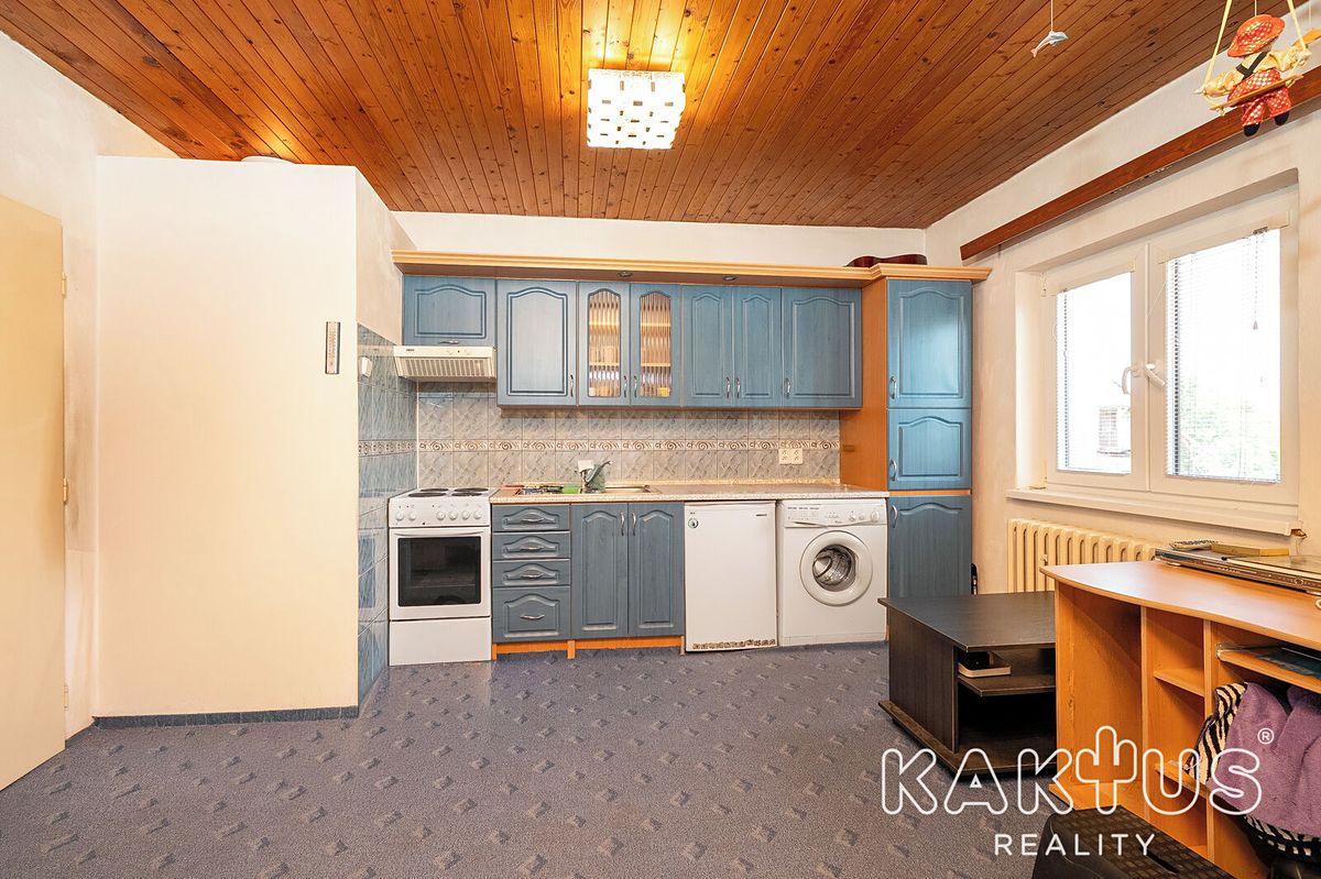 Prodej rodinného domu 160 m², pozemek 400 m² – fotografie 2