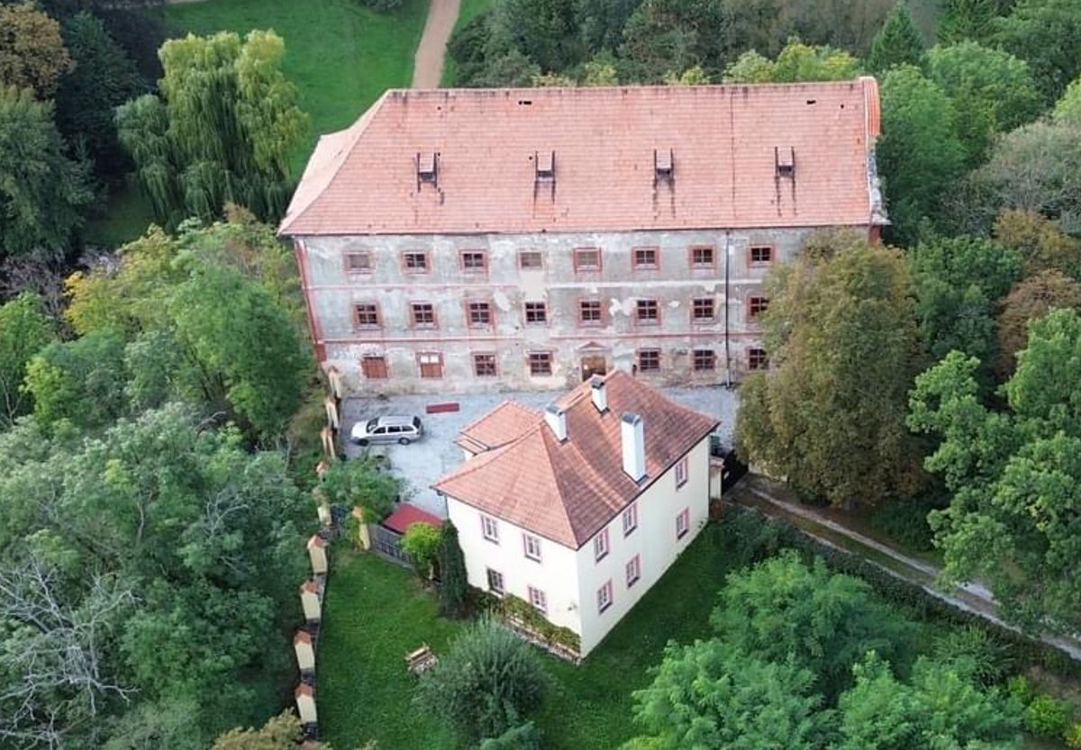 Pronájem skladového prostoru 1600 m², Dobříš – fotka 1 z 3