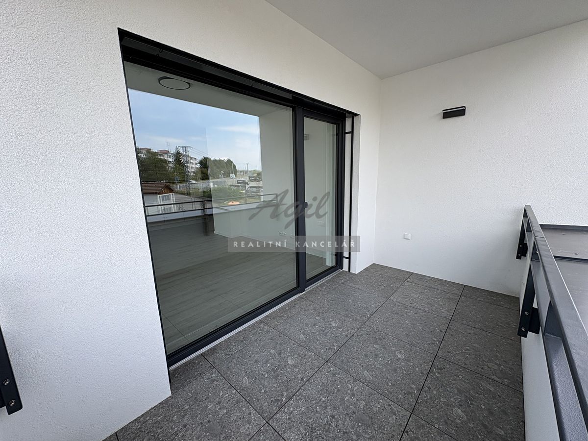 Pronájem bytu 2+kk 58 m² – fotografie 5