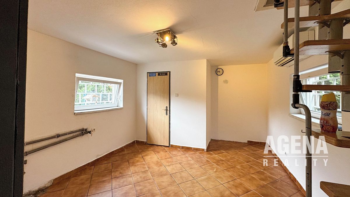 Prodej rodinného domu 54 m², pozemek 305 m² – fotografie 2
