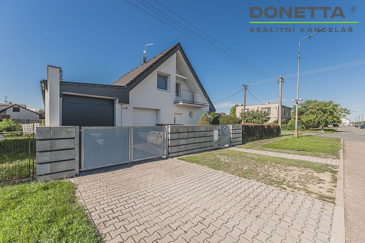 Prodej rodinného domu 115 m², pozemek 357 m² – fotografie 2