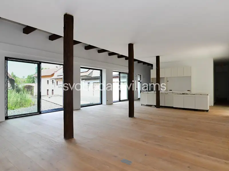Prodej rodinného domu 637 m², pozemek 1384 m², Dolany nad Vltavou – náhled fotky 2