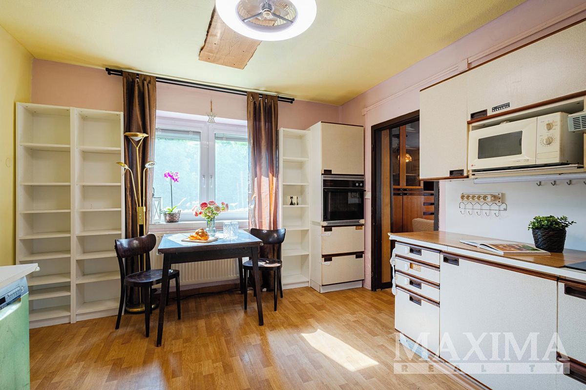 Prodej rodinného domu 150 m², pozemek 852 m² – fotografie 3