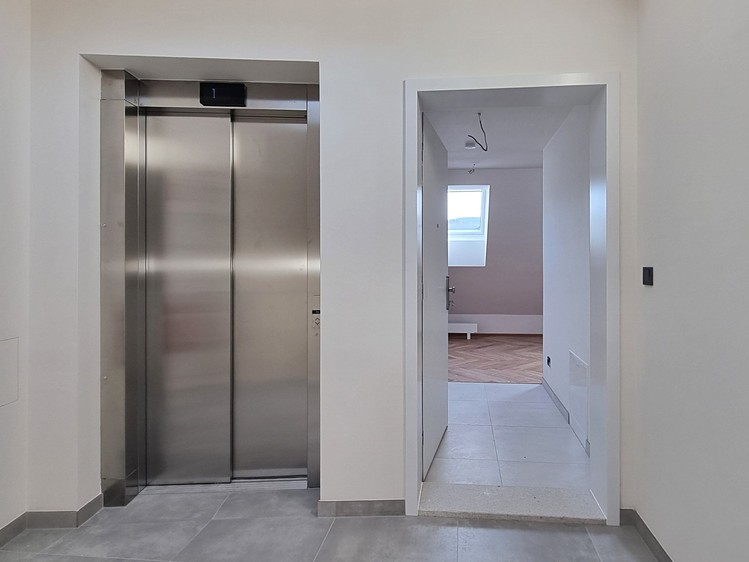 Квартира 4+kk на продаж, 108 м² (29 з 30)