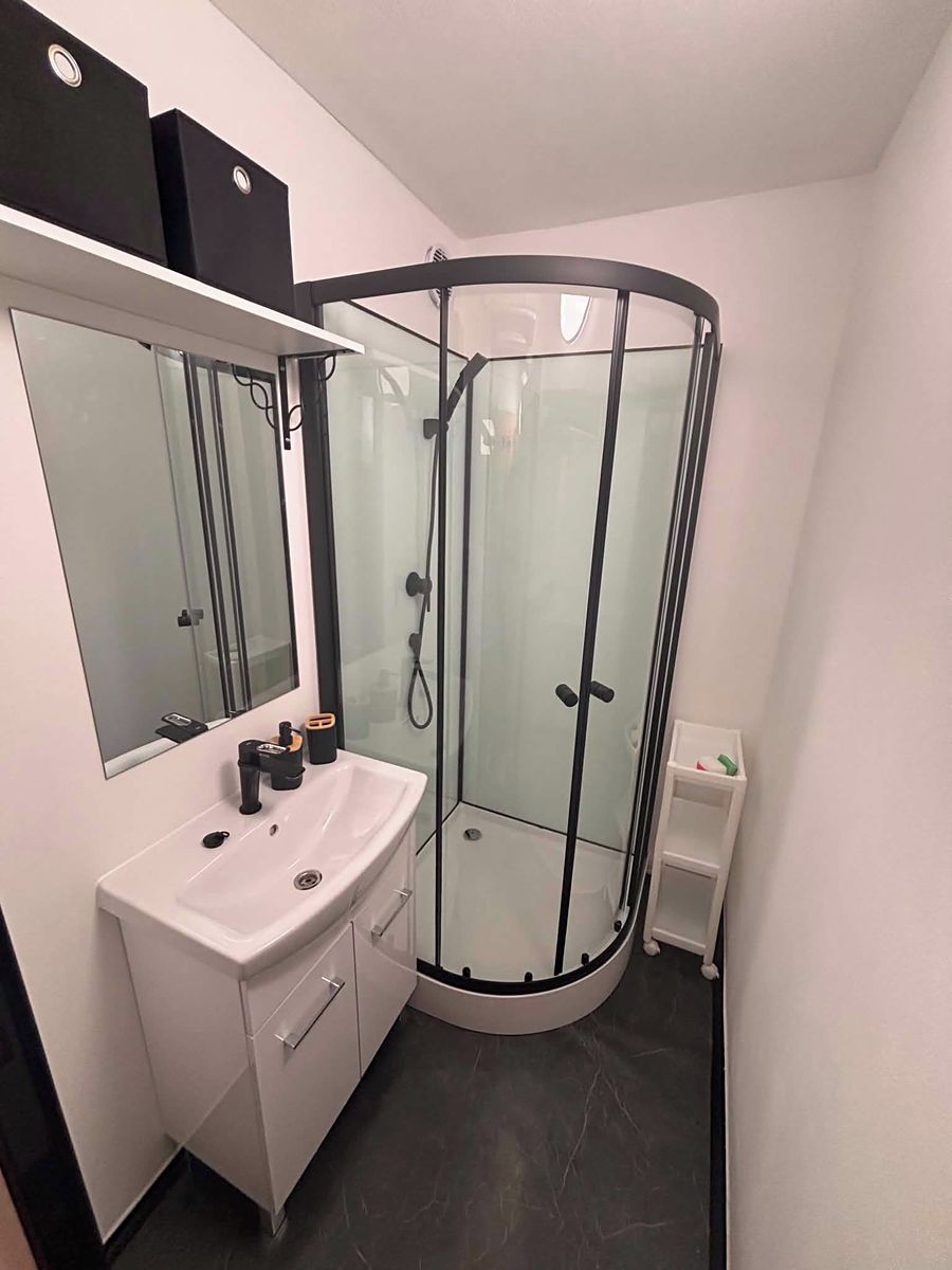 Pronájem bytu 1+kk 29 m² – fotografie 2