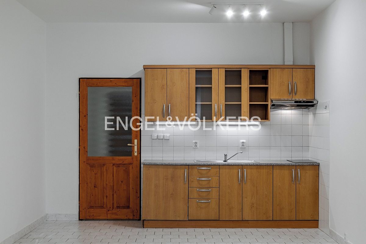 Pronájem bytu 1+kk 35 m² – fotografie 3