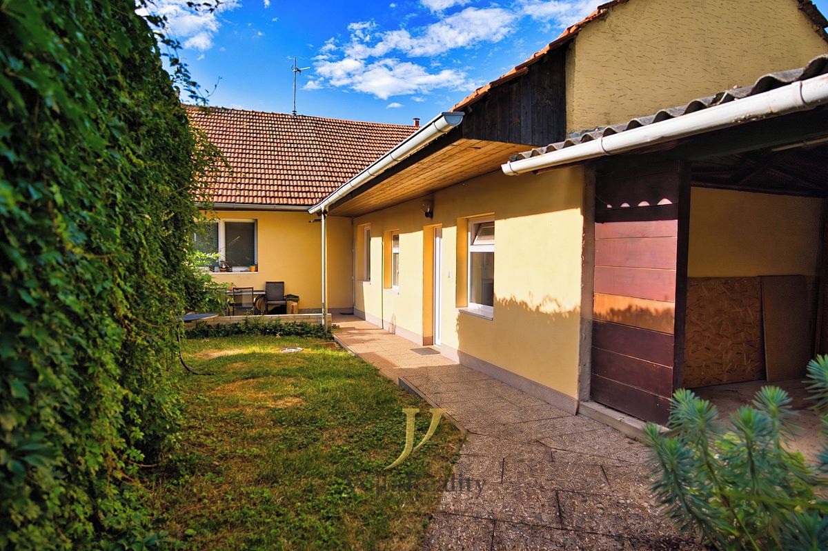 Prodej rodinného domu 160 m², pozemek 1494 m² – fotografie 3