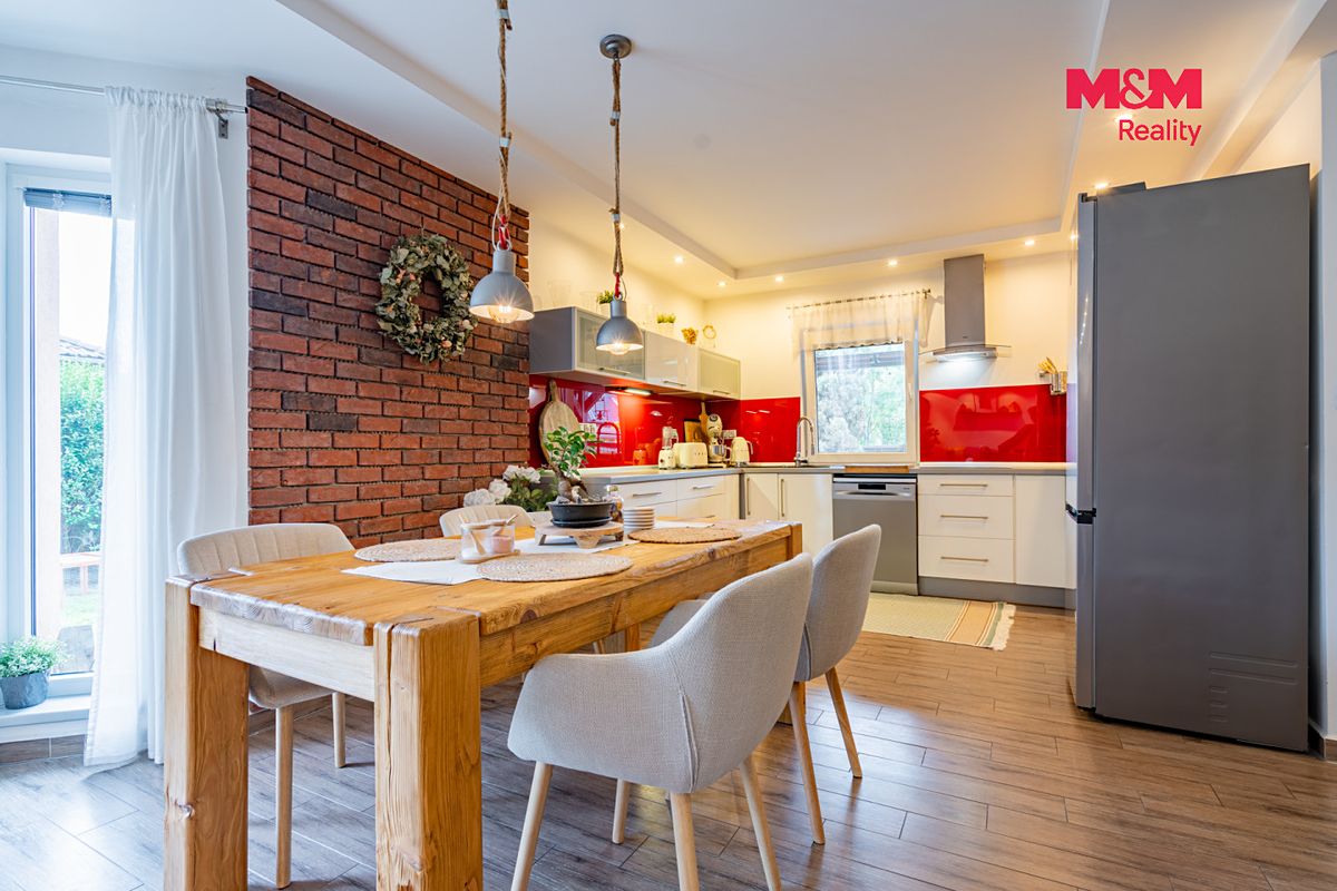 Prodej rodinného domu 125 m², pozemek 415 m² – fotografie 2