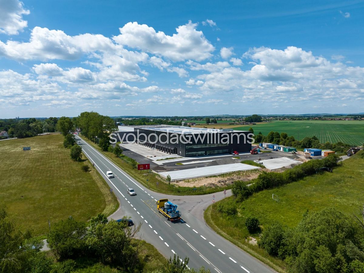 Pronájem skladového prostoru 367 m², Hradec Králové – fotka 1 z 3