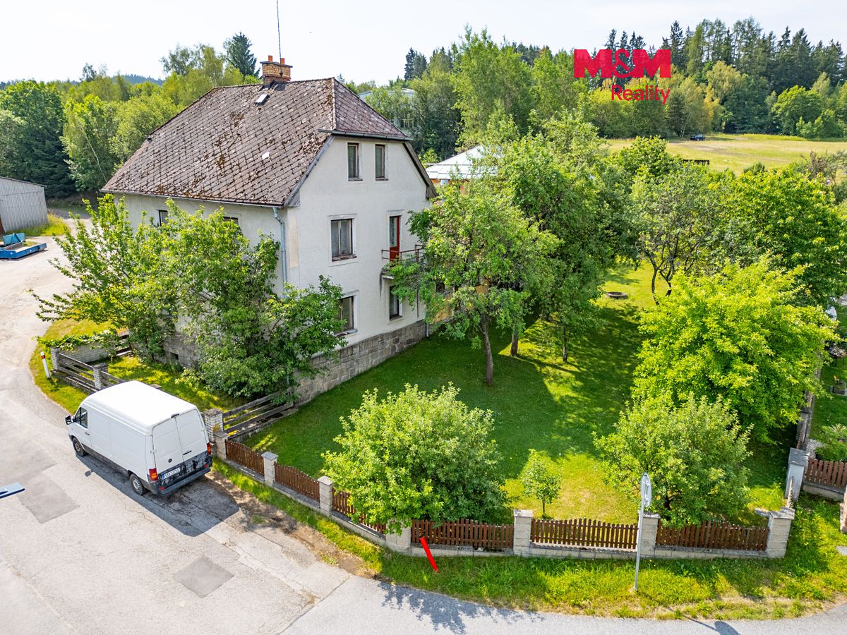 Prodej rodinného domu 230 m², pozemek 380 m²