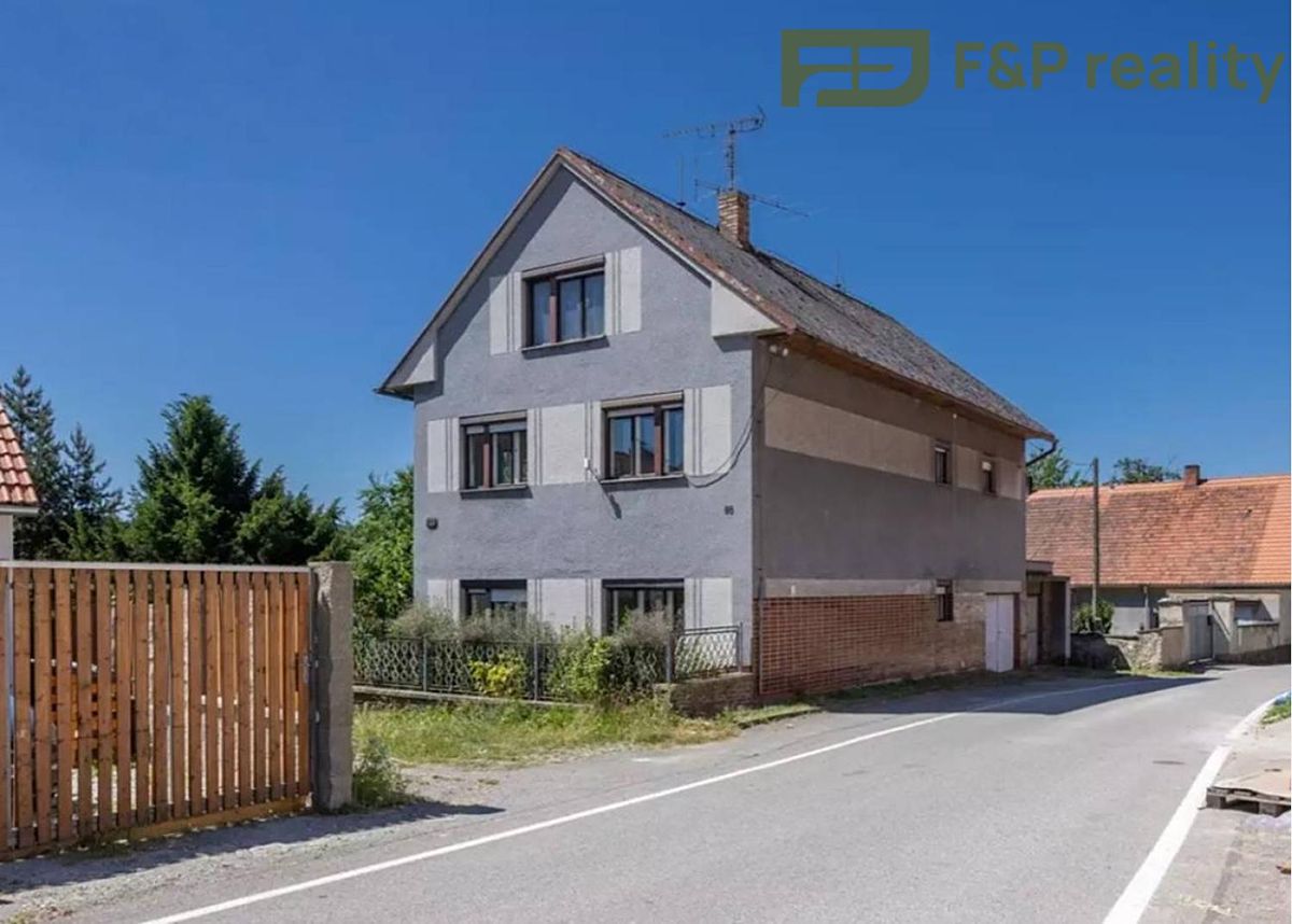 Prodej činžovního domu 197 m², Strašice – fotka 1 z 3