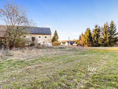 Prodej komerčního pozemku 1200 m²