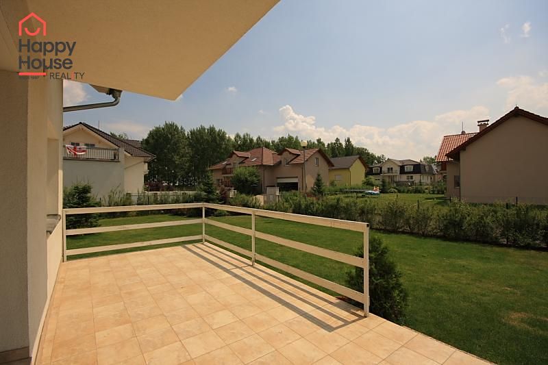 Pronájem rodinného domu 285 m², pozemek 1285 m² – fotografie 3