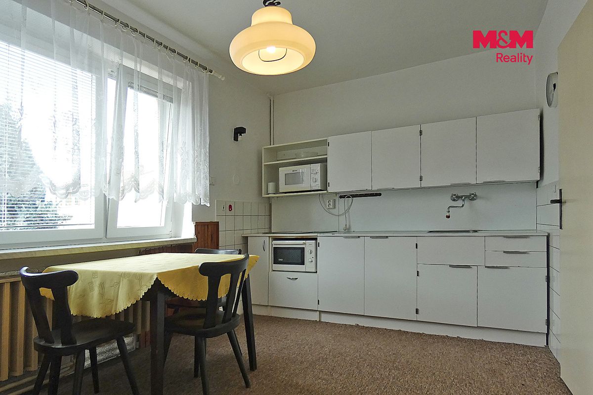 Prodej rodinného domu 135 m², pozemek 684 m² – fotografie 3