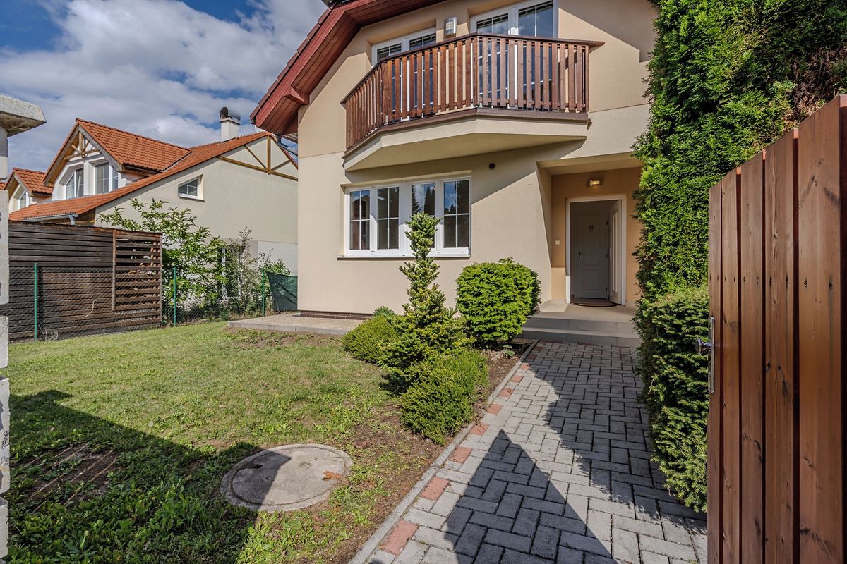 Prodej rodinného domu 190 m², pozemek 465 m² – fotografie 2