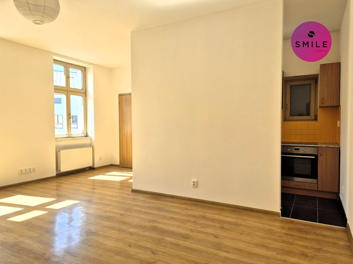 Pronájem bytu 4+kk 101 m² – fotografie 2