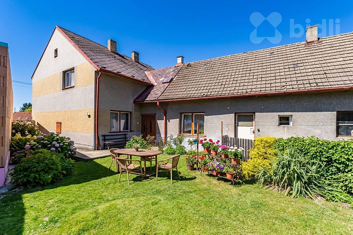 Prodej rodinného domu 250 m², pozemek 3642 m² – fotografie 2