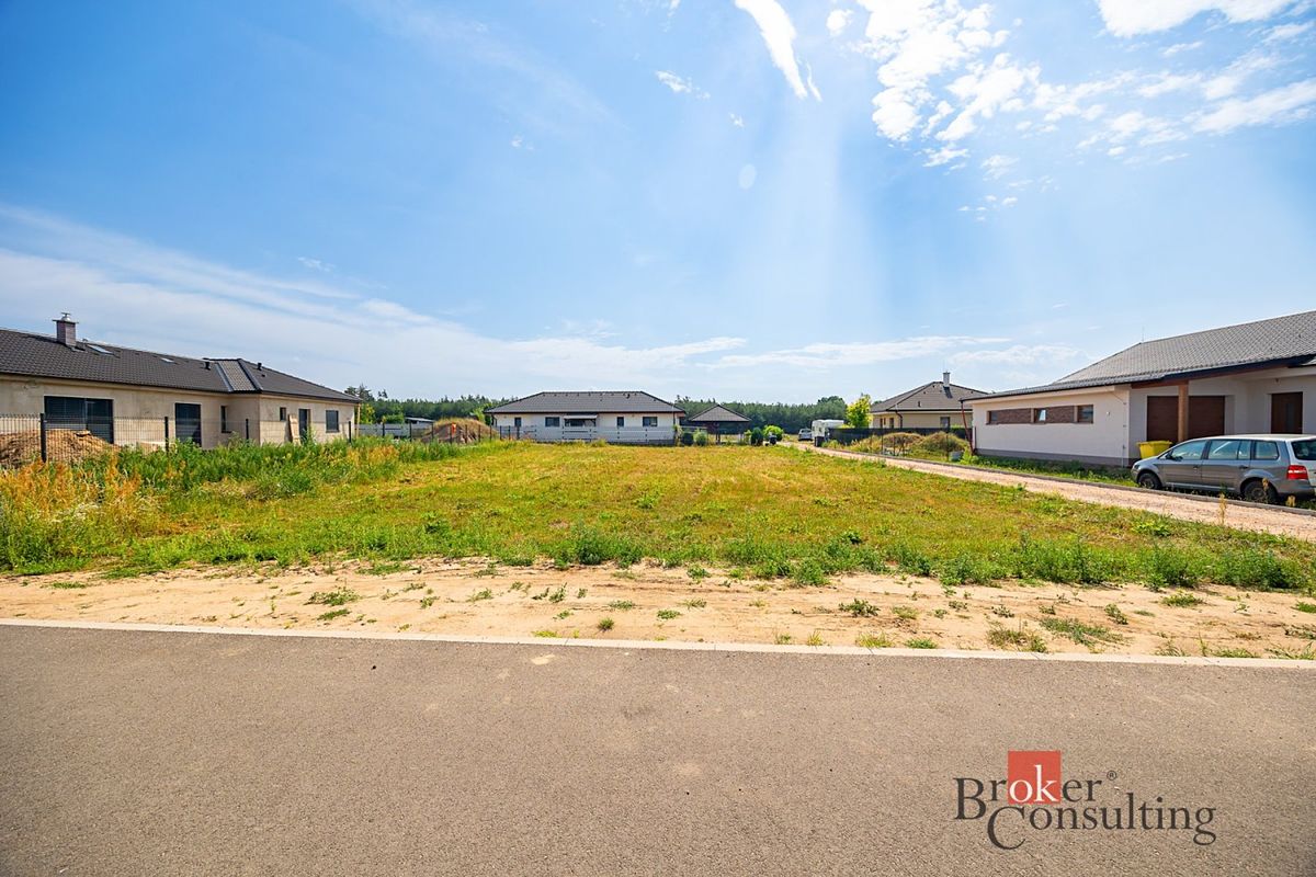 Prodej stavebního pozemku 908 m² – fotografie 3