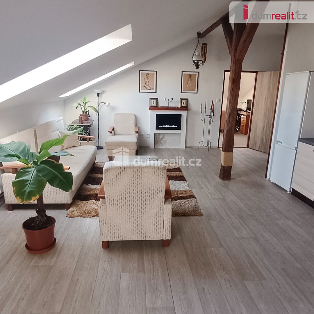 Pronájem bytu 2+kk 93 m² – fotografie 4