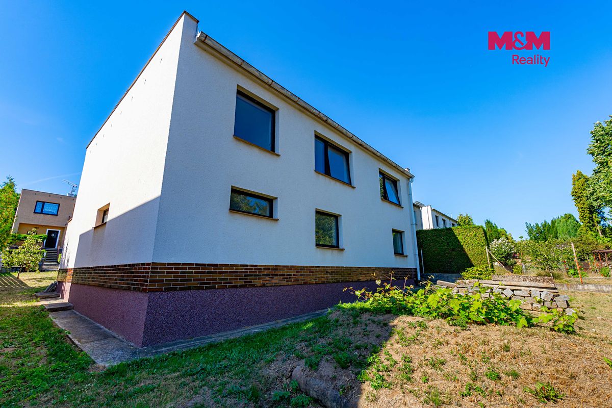 Prodej rodinného domu 180 m², pozemek 466 m² – fotografie 2