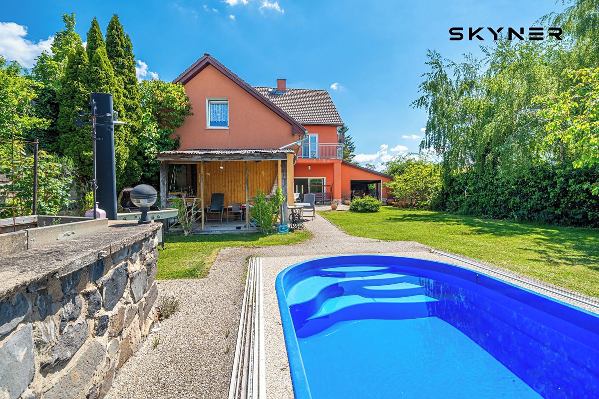 Prodej rodinného domu 260 m², pozemek 665 m² – fotografie 3