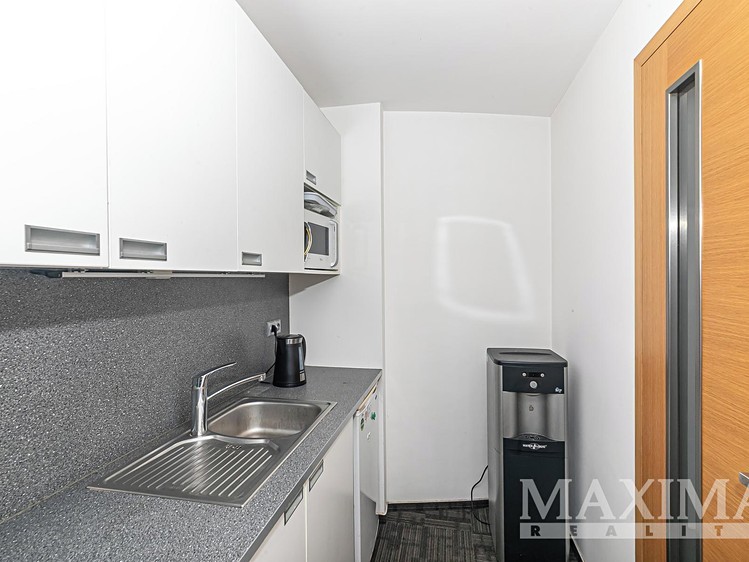 Комерційне приміщення на продаж, 112 м² (11 з 18)