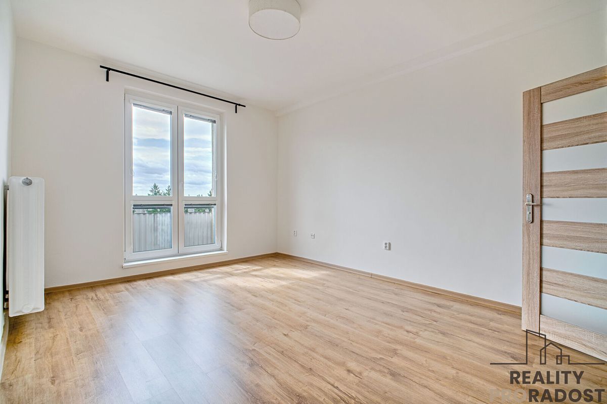 Pronájem bytu 1+kk 23 m² – fotografie 2