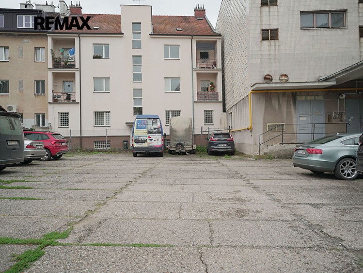 Комерційне приміщення в оренду, 865 м² (31 з 38)