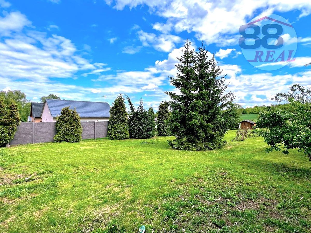 Prodej stavebního pozemku 1301 m² – fotografie 2