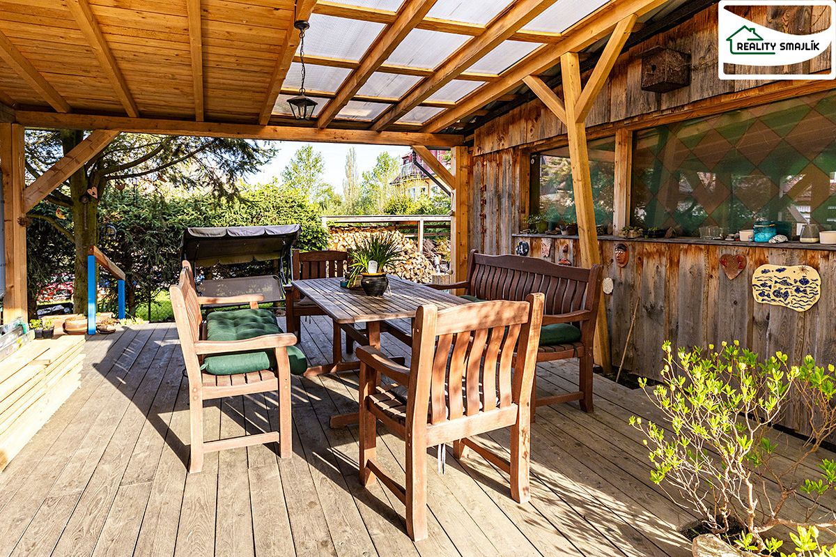 Prodej vily 216 m², pozemek 1202 m² – fotografie 2