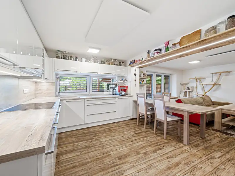 Prodej rodinného domu 289 m², pozemek 427 m², Olomouc – náhled fotky 1