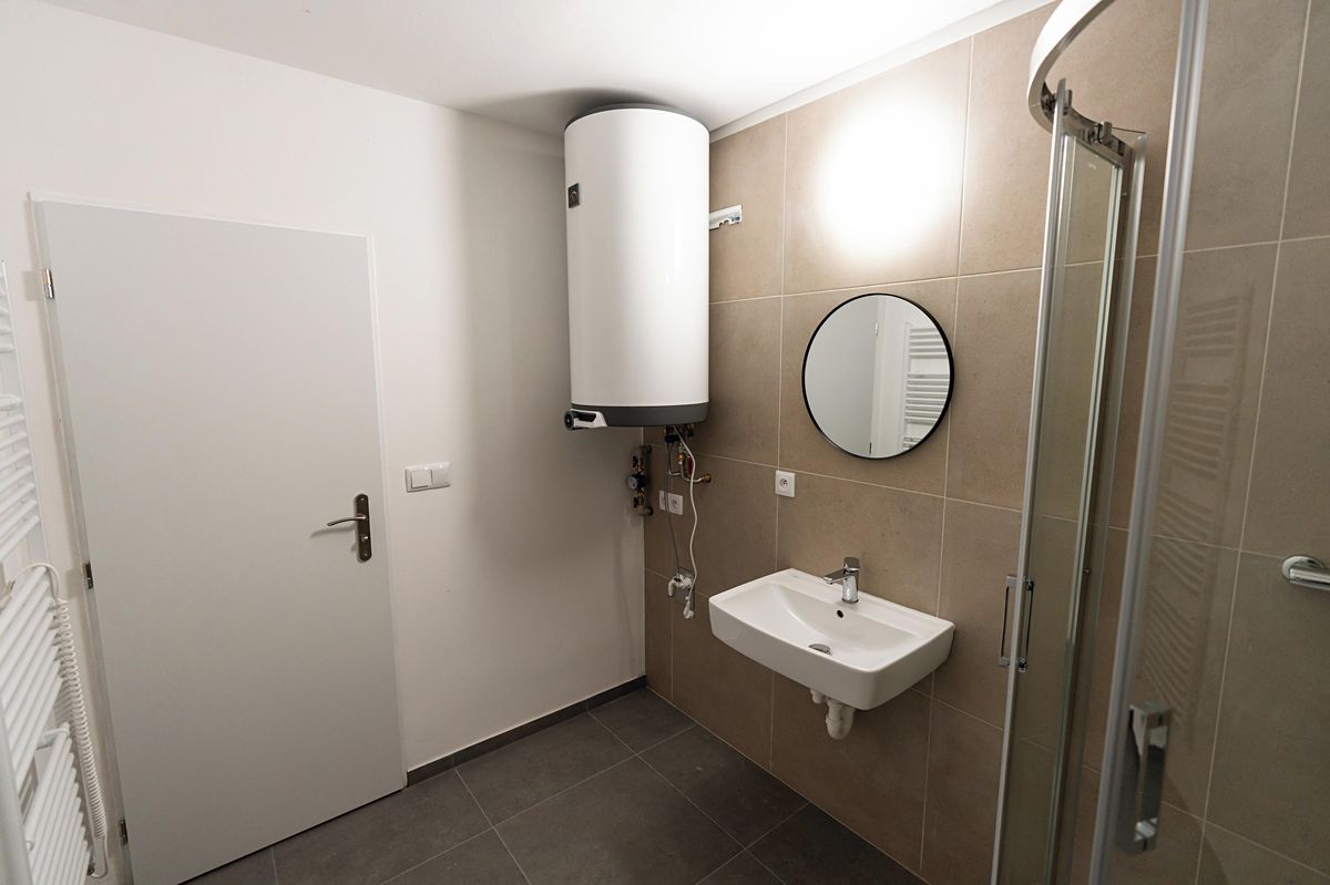 Pronájem bytu 1+kk 30 m² – fotografie 3