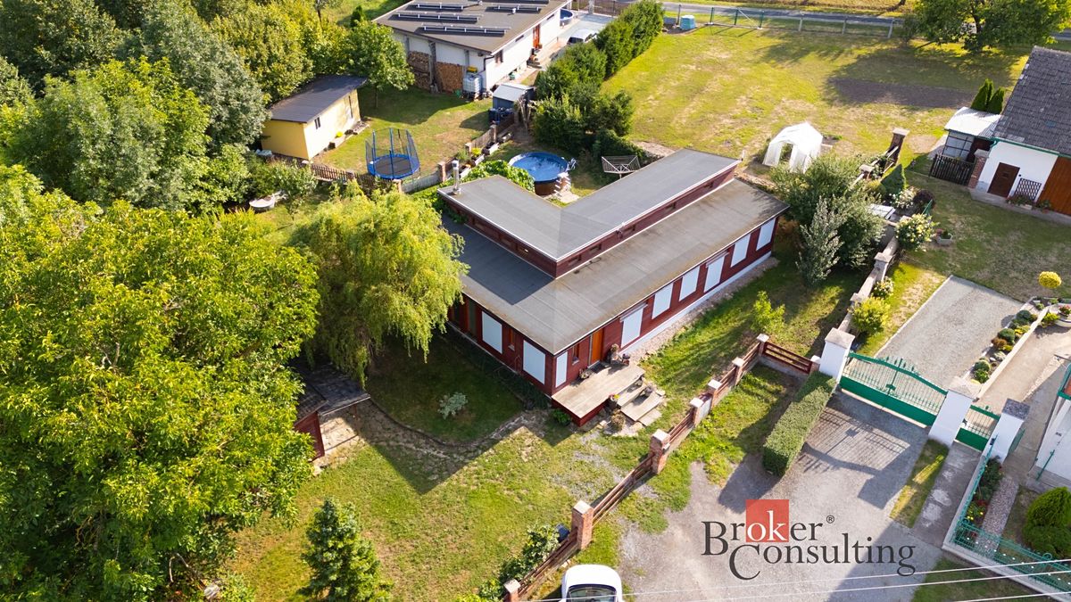 Prodej rodinného domu 107 m², pozemek 127 m² – fotografie 2